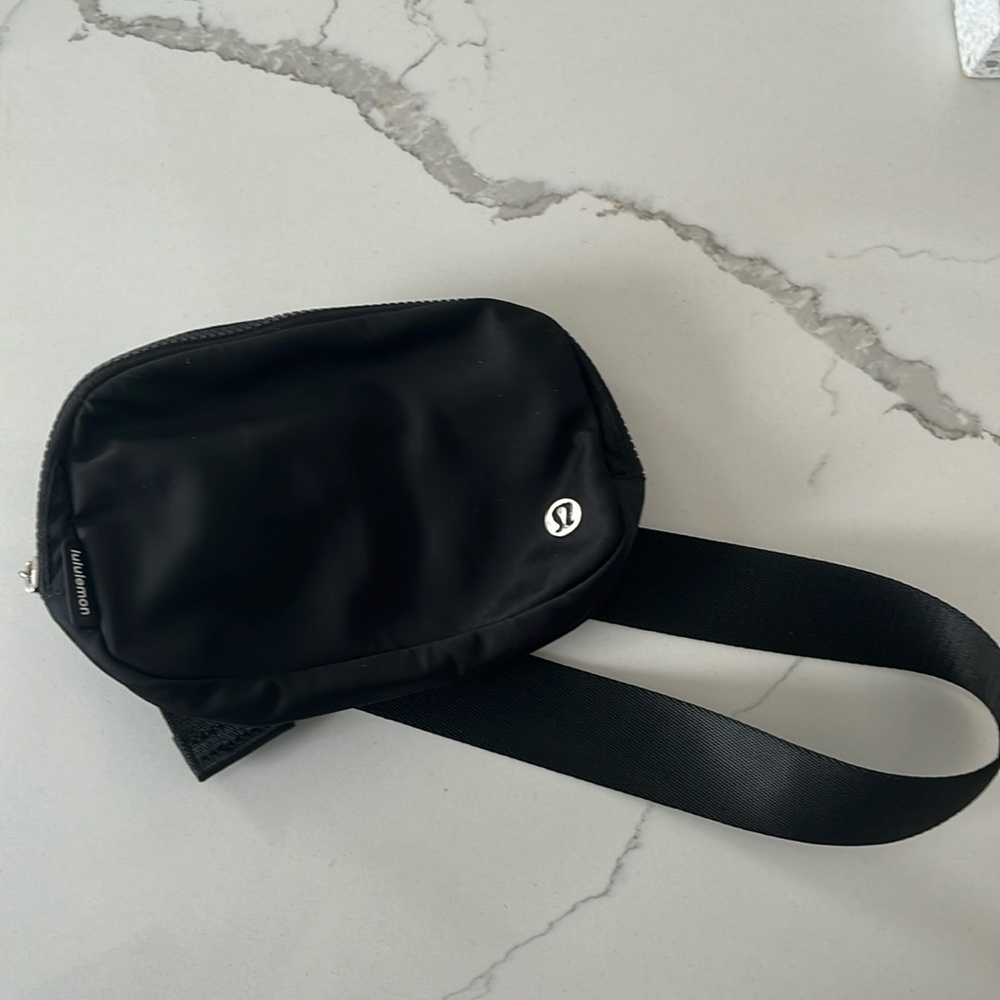 Lululemon crossbody